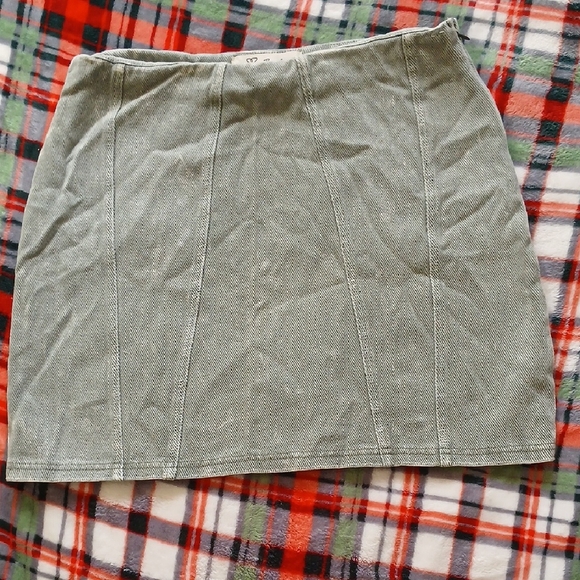 ❤️ ya bunches Dresses & Skirts - Green Acid Wash Denim Skirt
